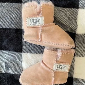 UGG Erin baby booties in pink